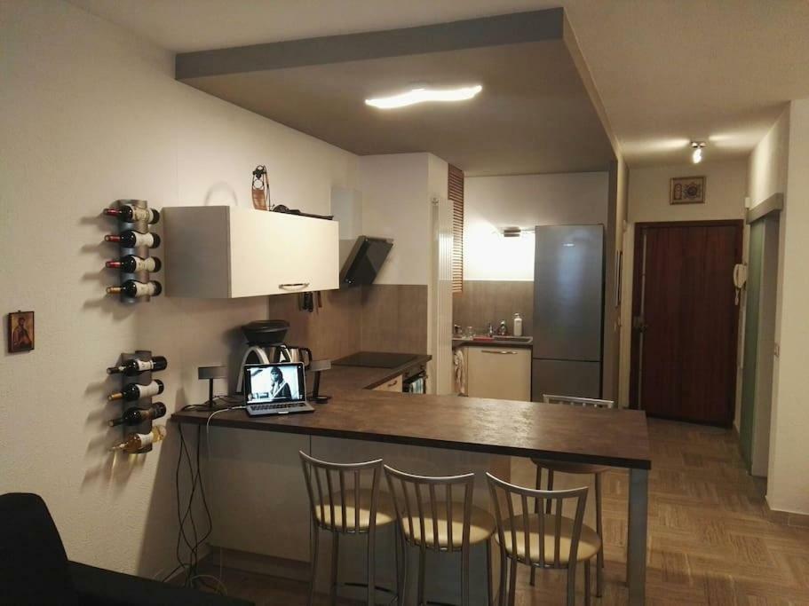 Bel Appartement Les Pieds Dans L'Eau Villeneuve-Loubet Exterior photo